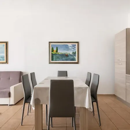 Dimoras 3br Center Terrace & Parking Apartament *