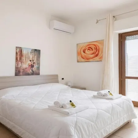 Dimoras 3br Center Terrace & Parking Apartament