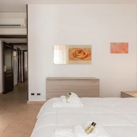 Dimoras 3br Center Terrace & Parking Apartament *